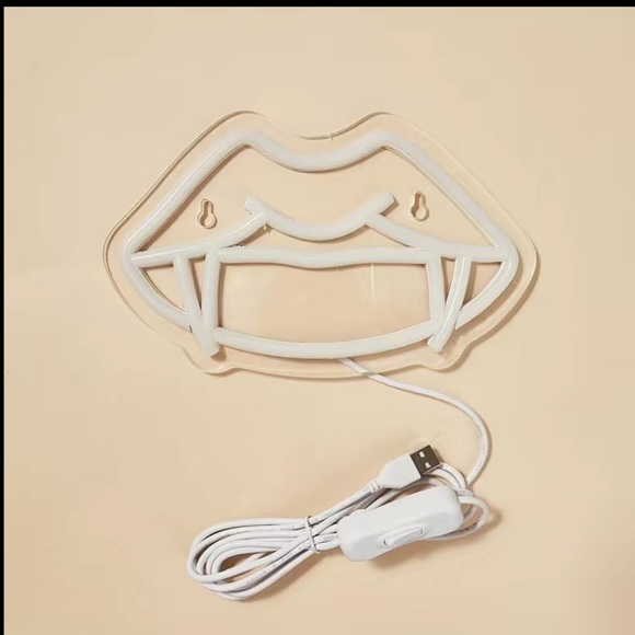 Halloween Vampire Fangs LED neon wall light - Picture 8 of 9